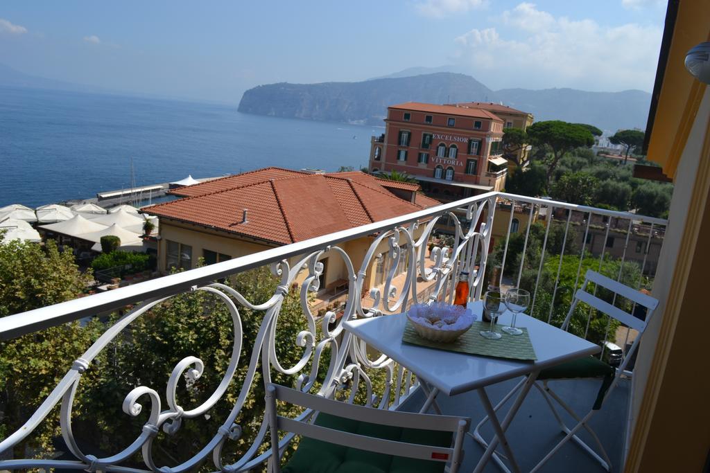 Al Centro Suites Sorrento Exterior photo